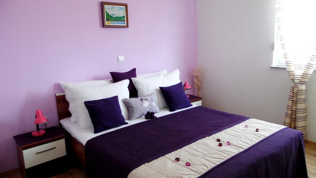 Sara Apartments Makarska Phòng bức ảnh
